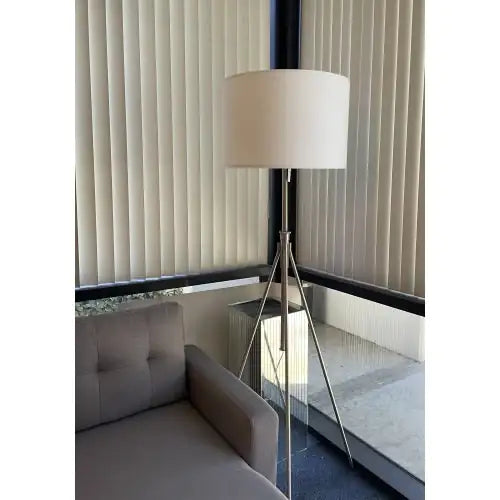 Adjustable Tripod Floor With KD Lampshade